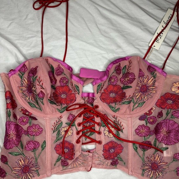 For love and lemons - Picture 1 of 4